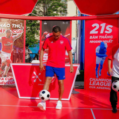 Nội Thất Khu Sự Kiện OMO × Arsenal — Pháo Đài Lấm Bẩn, Phố Đi Bộ Nguyễn Huệ, TP.HCM