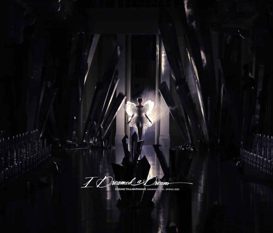 Nội Thất Khu Trình Diễn Fashion Show I Dreamed a Dream — Chung Thanh Phong, InterContinental Danang