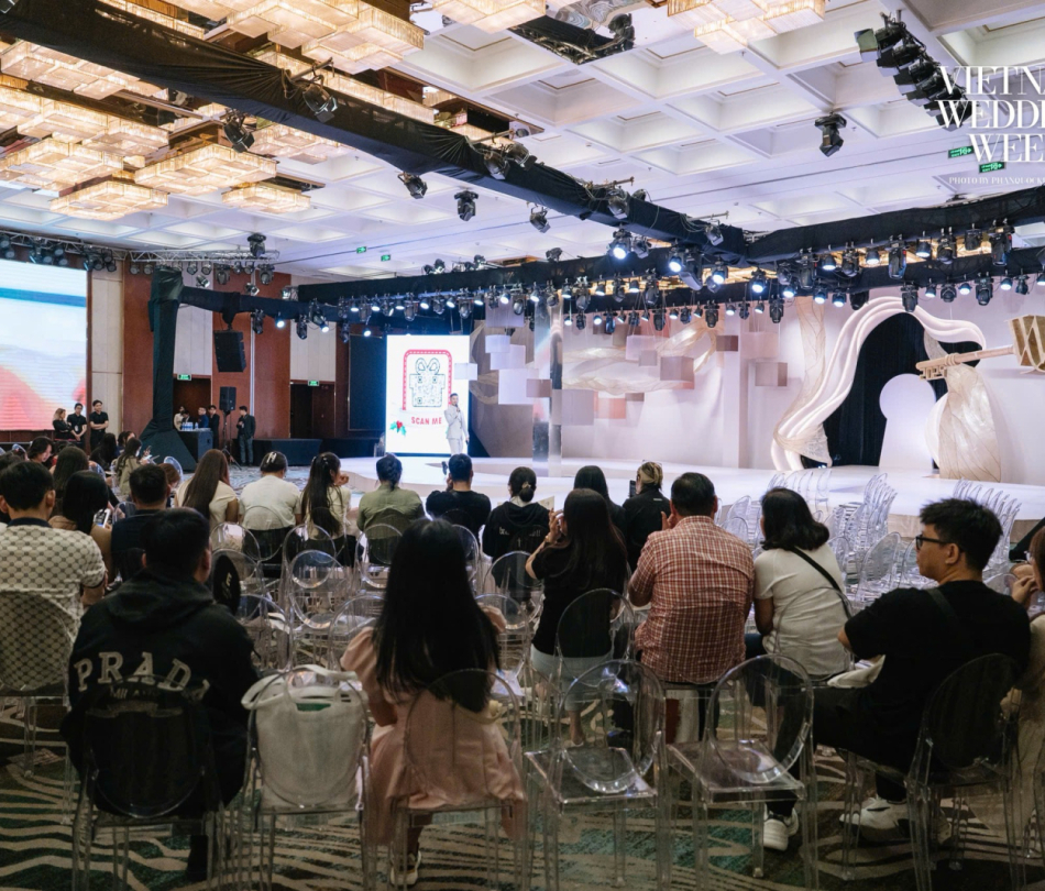 Nội Thất Khu Trình Diễn & Lounge Vietnam Wedding Week 2025 — Trung Dung Media, TP.HCM
