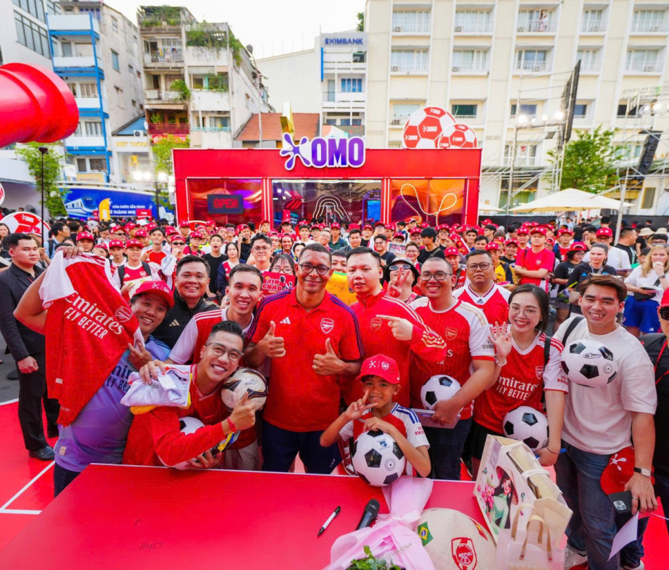 Nội Thất Khu Sự Kiện OMO × Arsenal — Pháo Đài Lấm Bẩn, Phố Đi Bộ Nguyễn Huệ, TP.HCM