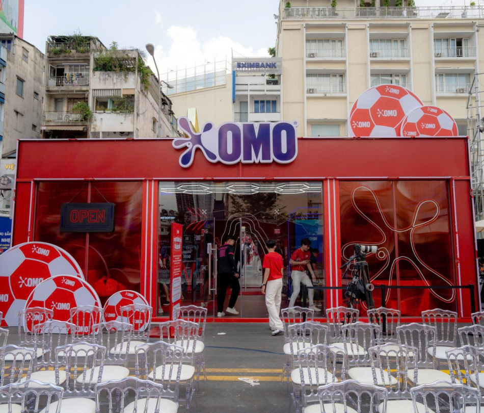 Nội Thất Khu Sự Kiện OMO × Arsenal — Pháo Đài Lấm Bẩn, Phố Đi Bộ Nguyễn Huệ, TP.HCM