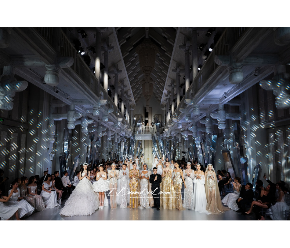 Chung Thanh Phong I Dreamed a Dream — Fashion show — InterContinental Danang Sun Peninsula Resort, Đà Nẵng