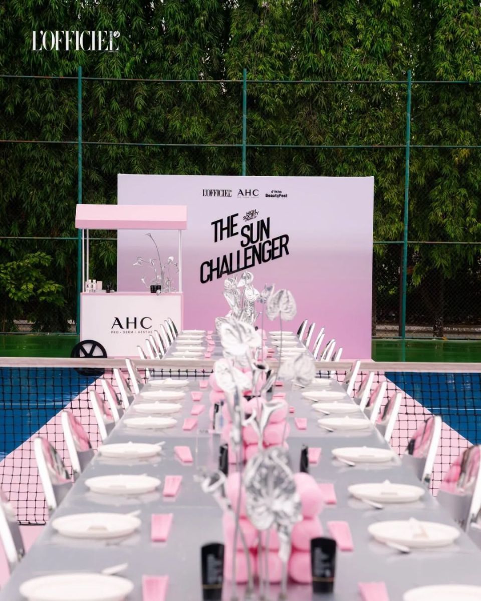 Ghế Ghost bạc trong suốt ONE CHAIR tại khu dining The Sun Challengers — L’OFFICIEL High Society Chapter 20 cùng AHC, TP.HCM