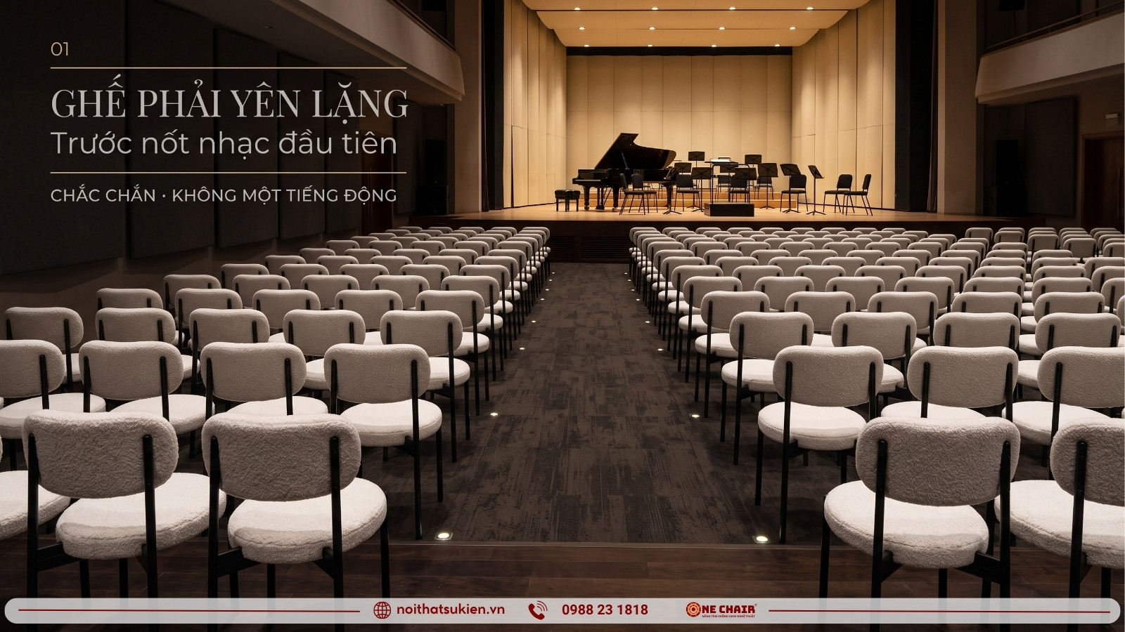 Khán phòng đêm nhạc trước giờ diễn, ánh sáng dịu, dãy ghế xếp đều và im lặng