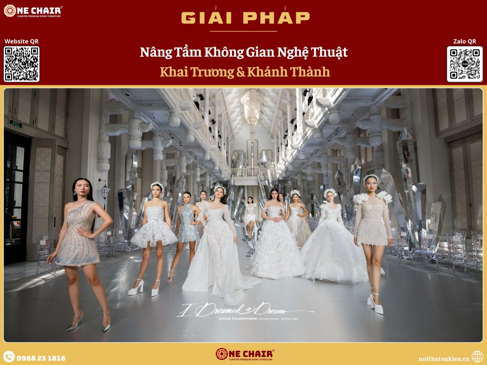 Các dải ghế sau fashion show với ghế tiệc cao cấp cùng dòng cùng lô hai bên runway
