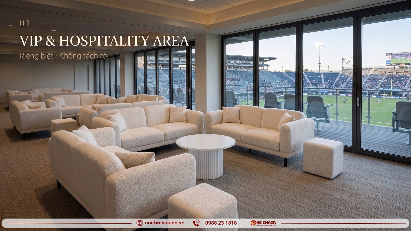 Khu VIP lounge với sofa module quay vào trong và hiên nhìn ra sân phía sau