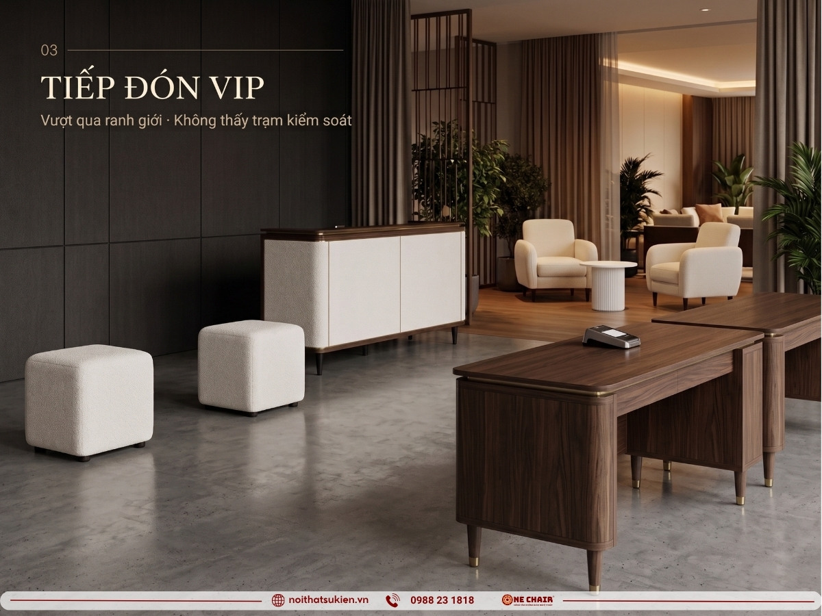 Khu tiếp đón VIP với bàn module tuyến kiểm soát, đôn và sofa lounge nhỏ